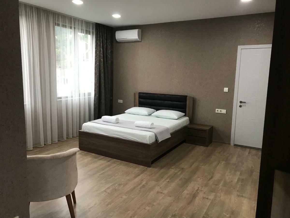 Hotel Fleur De Lis Gonio Kültér fotó